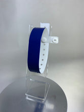 Cargar imagen en el visor de la galería, Brazalete Vinyl ST